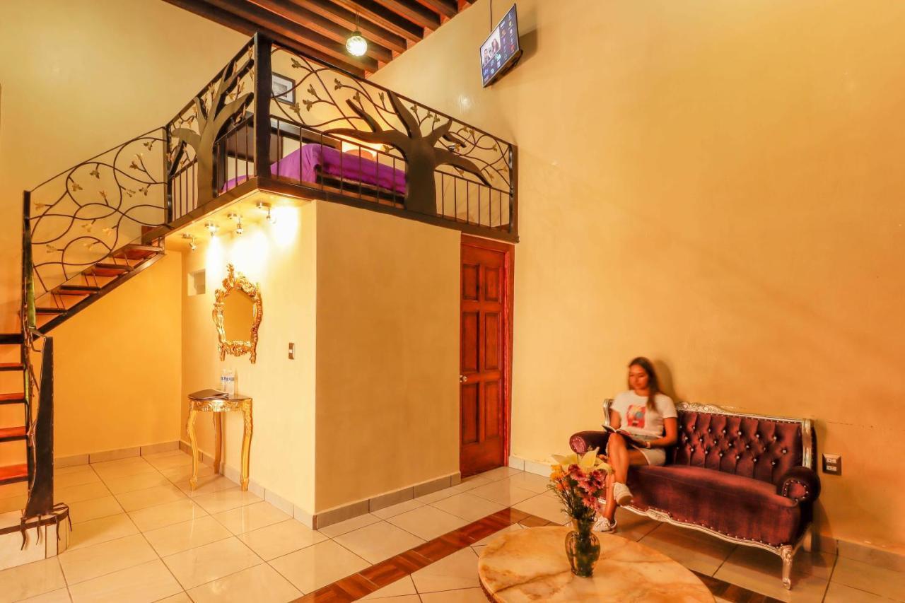 Hotel La Siesta Del Fauno Морелия Экстерьер фото