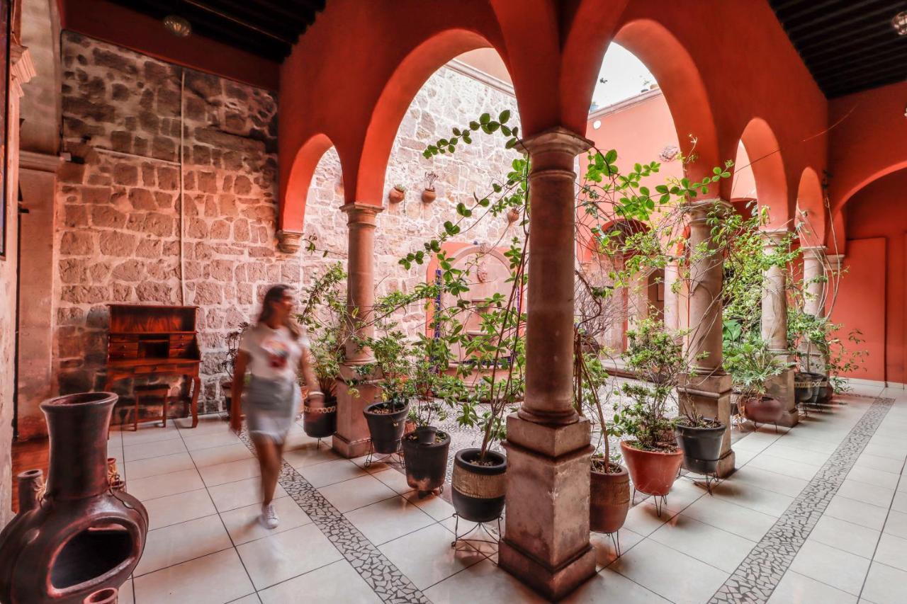 Hotel La Siesta Del Fauno Морелия Экстерьер фото