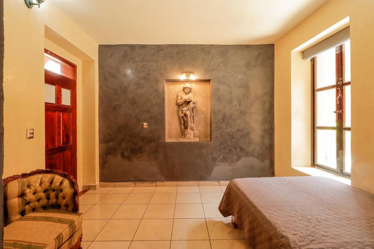 Hotel La Siesta Del Fauno Морелия Экстерьер фото